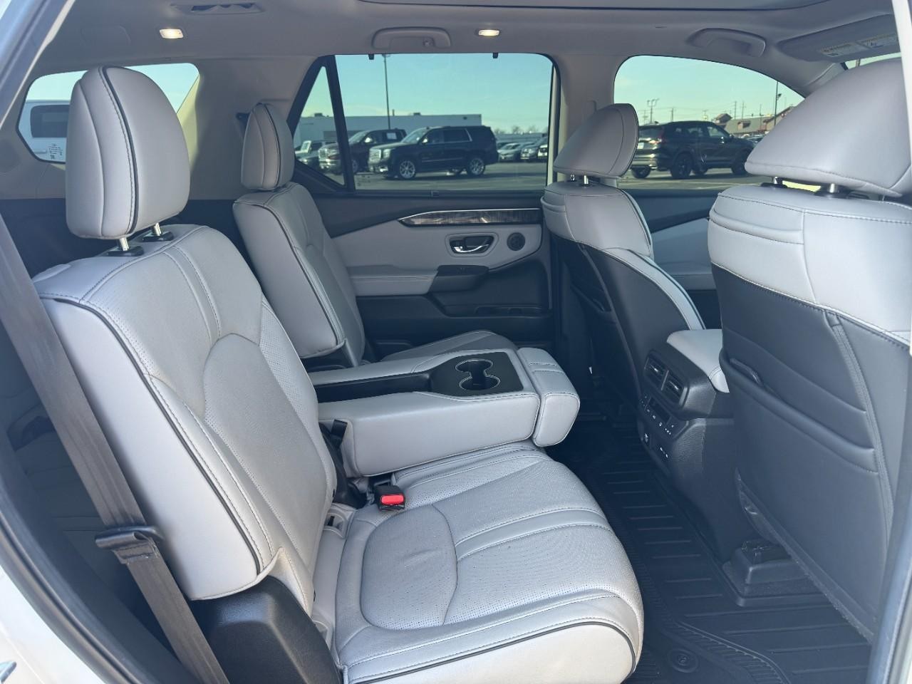 Honda Pilot Vehicle Full-screen Gallery Image 10