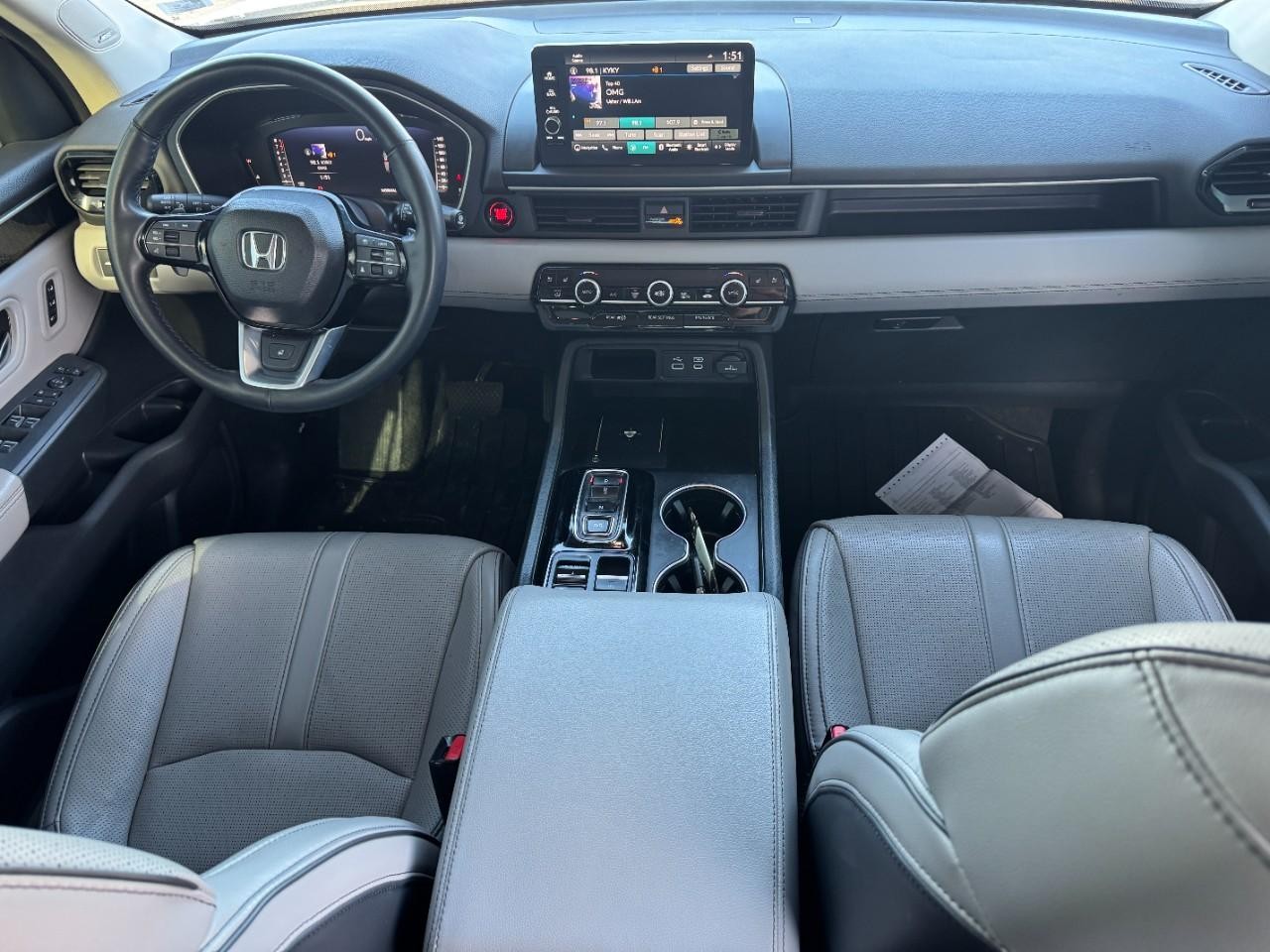 Honda Pilot Vehicle Full-screen Gallery Image 12