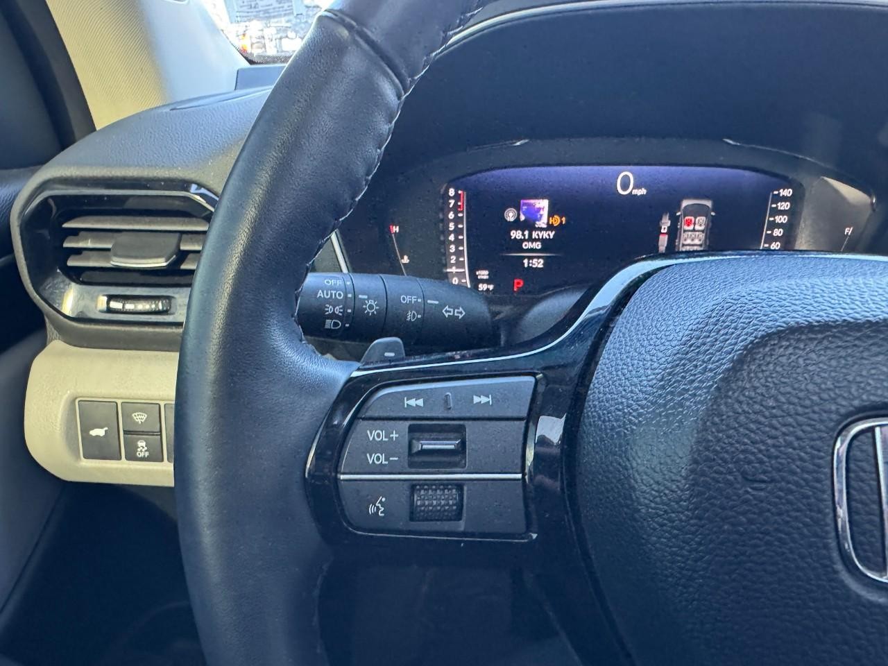 Honda Pilot Vehicle Full-screen Gallery Image 20