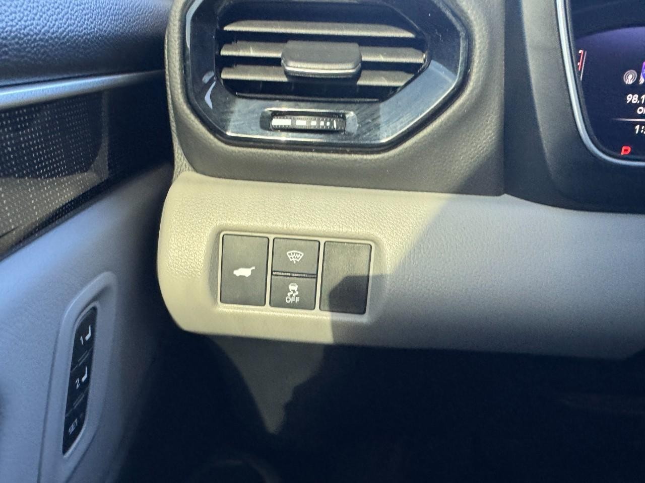 Honda Pilot Vehicle Full-screen Gallery Image 23