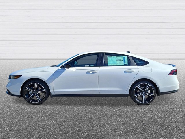 Honda Accord Hybrid Vehicle Full-screen Gallery Image 02