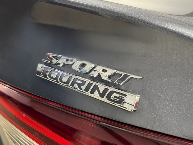 Honda Civic Sedan Hybrid Vehicle Full-screen Gallery Image 06