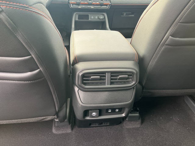 Honda Passport Vehicle Full-screen Gallery Image 23