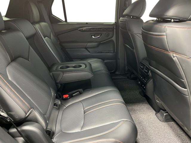 Honda Passport Vehicle Full-screen Gallery Image 24