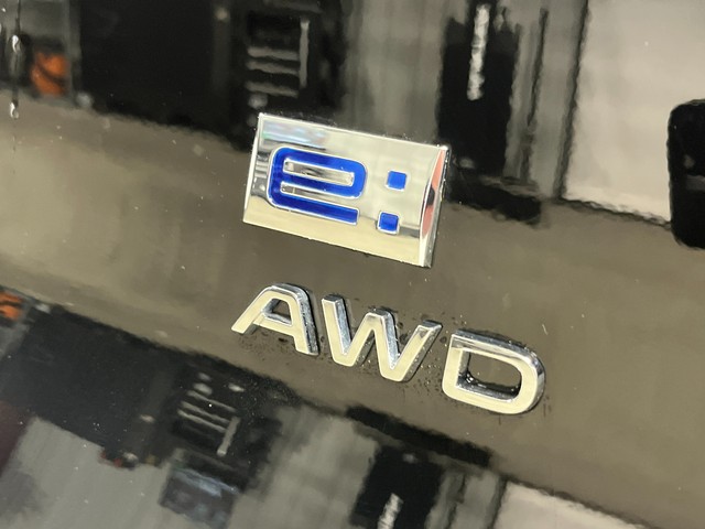 Honda Prologue Vehicle Full-screen Gallery Image 07