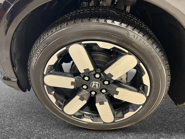 Honda Prologue Vehicle Full-screen Gallery Image 11