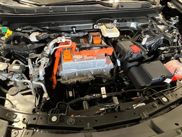 Honda Prologue Vehicle Full-screen Gallery Image 12