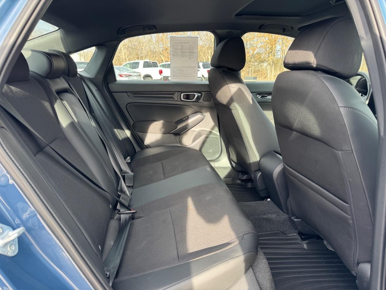 Honda Civic Sedan Hybrid Vehicle Full-screen Gallery Image 11