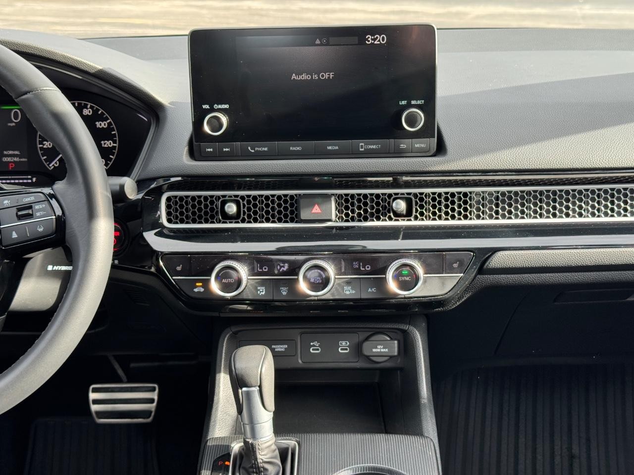 Honda Civic Sedan Hybrid Vehicle Full-screen Gallery Image 12