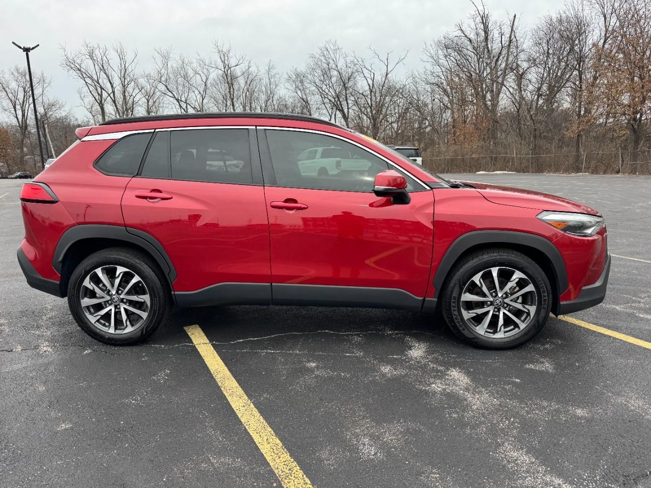 Toyota Corolla Cross Vehicle Full-screen Gallery Image 02