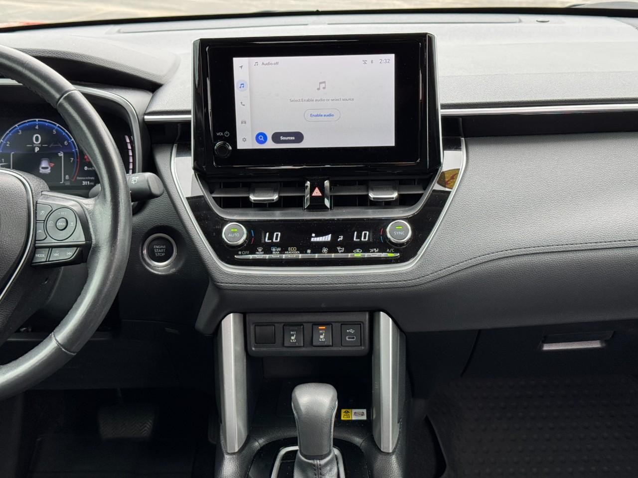 Toyota Corolla Cross Vehicle Full-screen Gallery Image 13