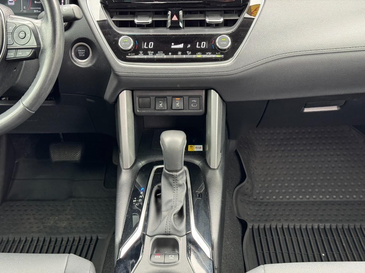 Toyota Corolla Cross Vehicle Full-screen Gallery Image 14