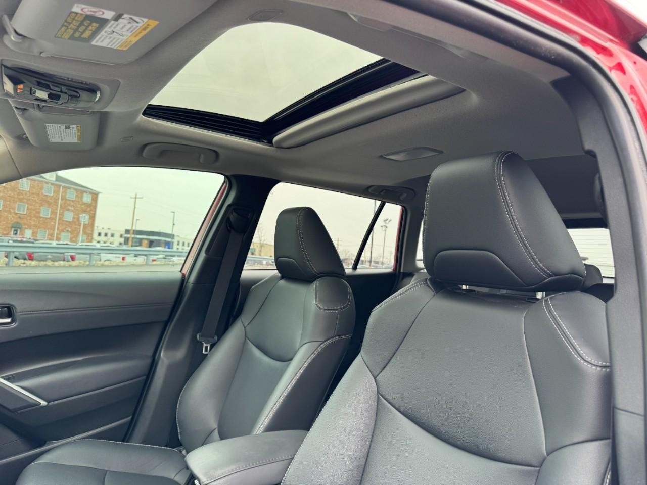 Toyota Corolla Cross Vehicle Full-screen Gallery Image 16