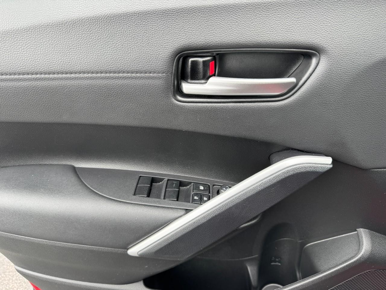 Toyota Corolla Cross Vehicle Full-screen Gallery Image 18