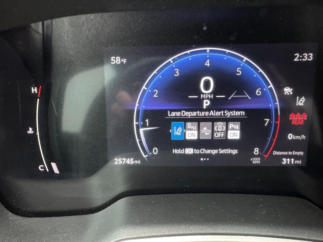 Toyota Corolla Cross Vehicle Full-screen Gallery Image 20