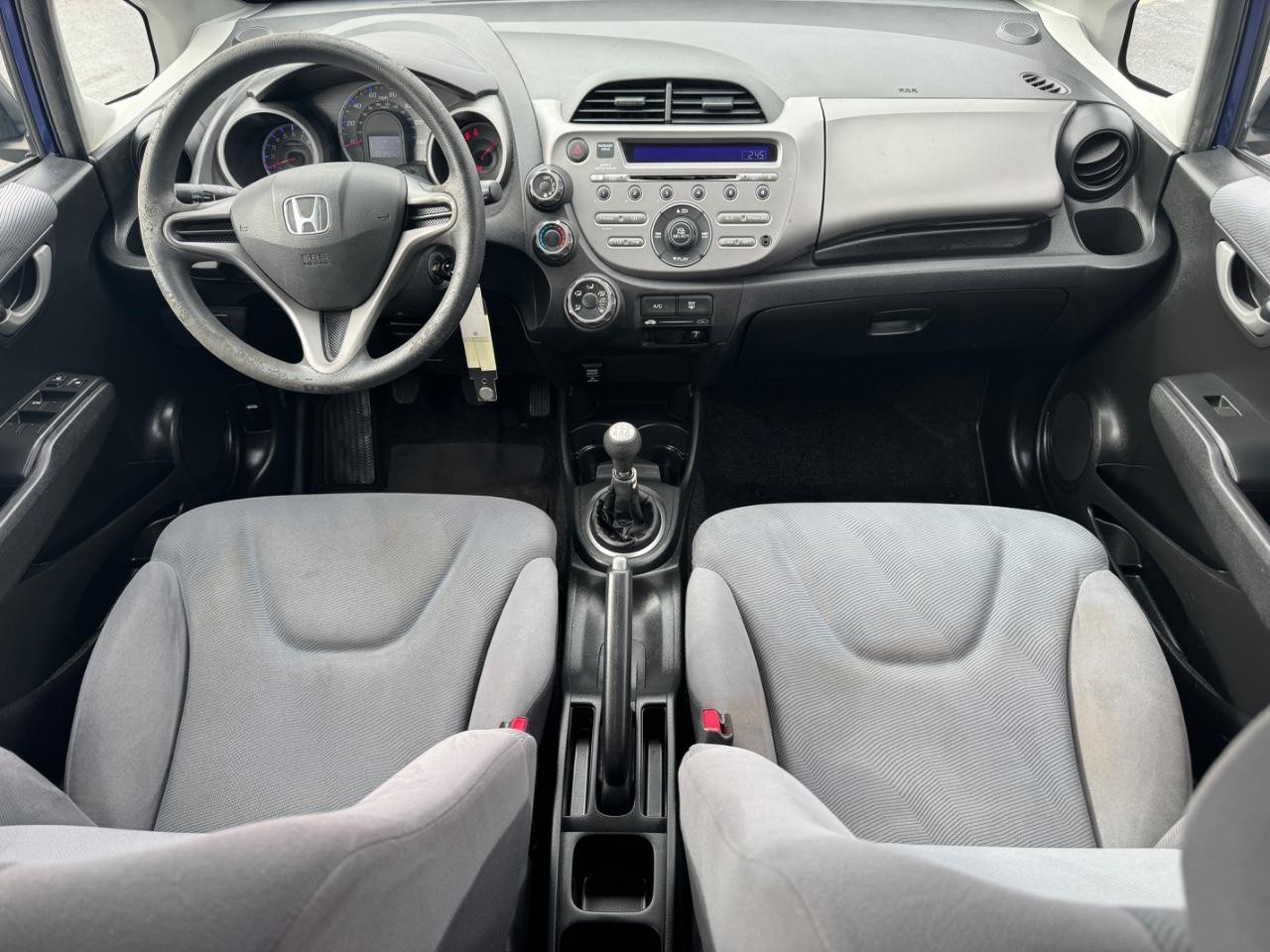 Honda Fit Vehicle Full-screen Gallery Image 12
