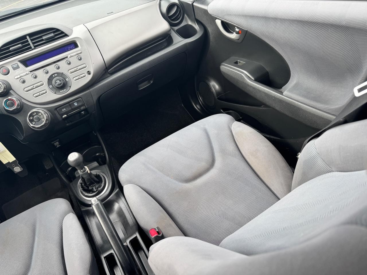 Honda Fit Vehicle Full-screen Gallery Image 16