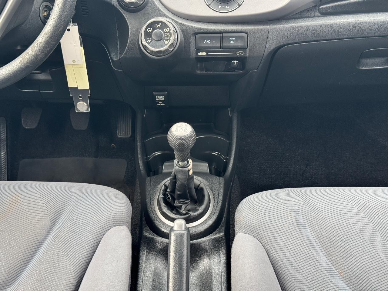 Honda Fit Vehicle Full-screen Gallery Image 17