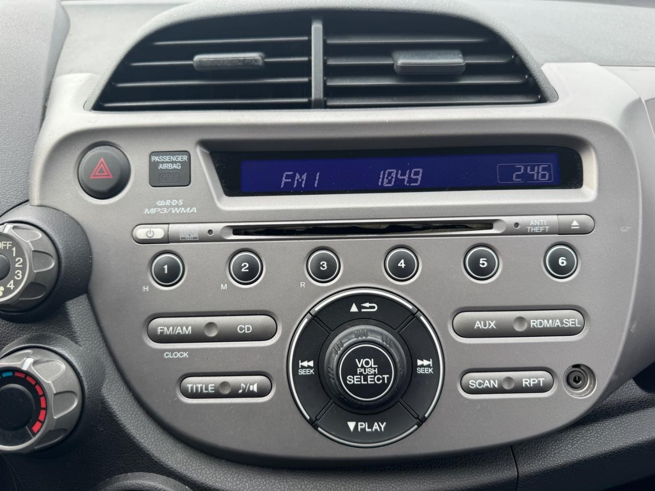 Honda Fit Vehicle Full-screen Gallery Image 22