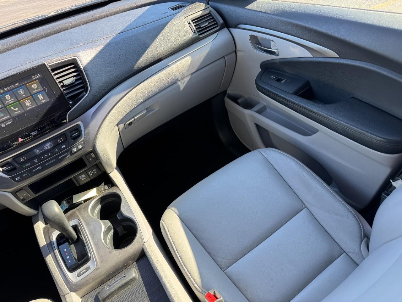 Honda Pilot Vehicle Full-screen Gallery Image 14