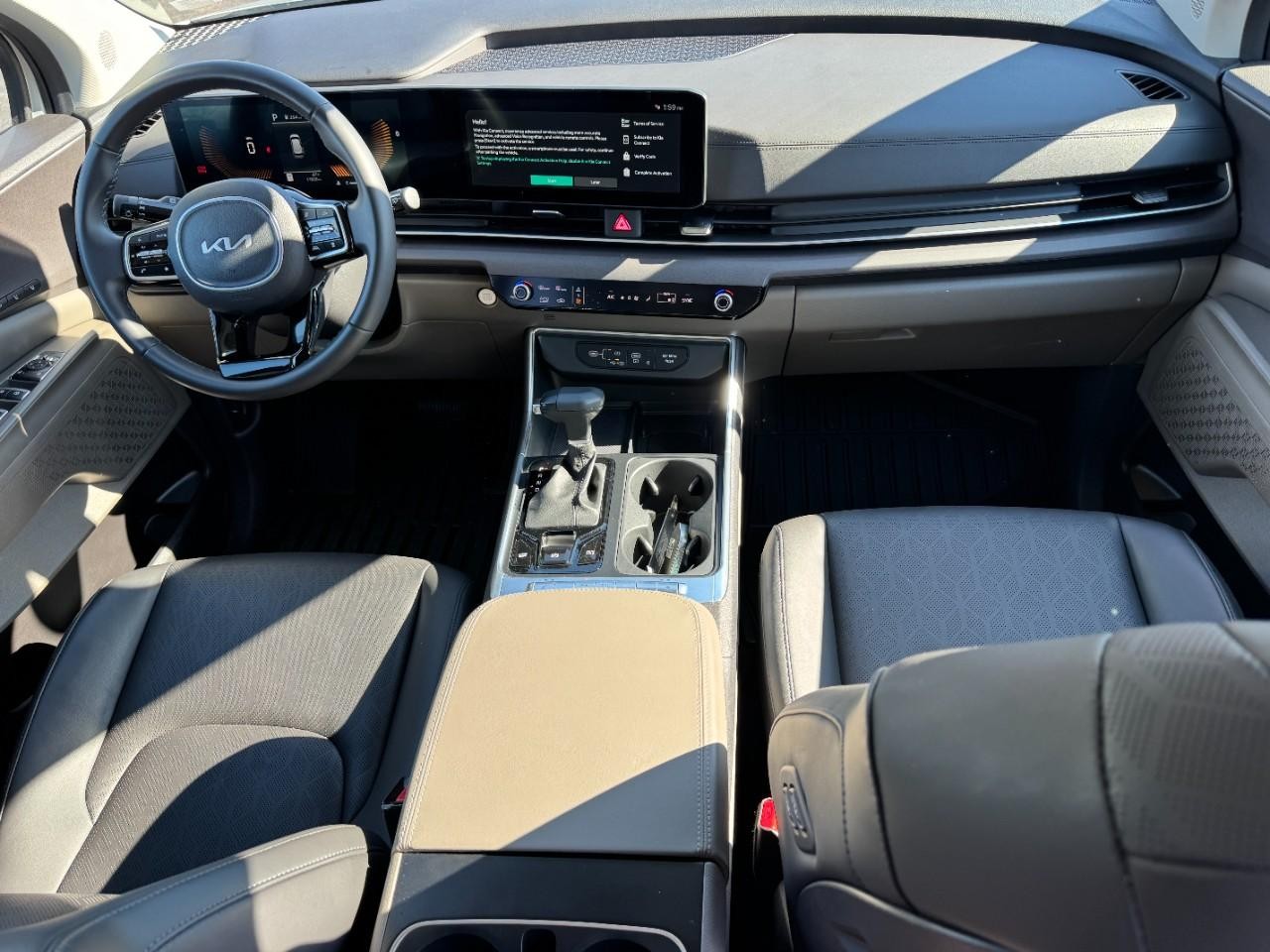 Kia Carnival Vehicle Full-screen Gallery Image 11