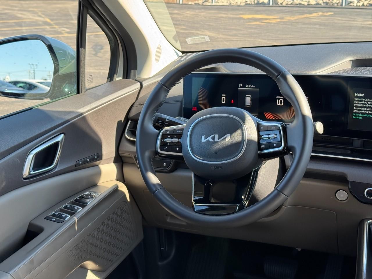 Kia Carnival Vehicle Full-screen Gallery Image 12