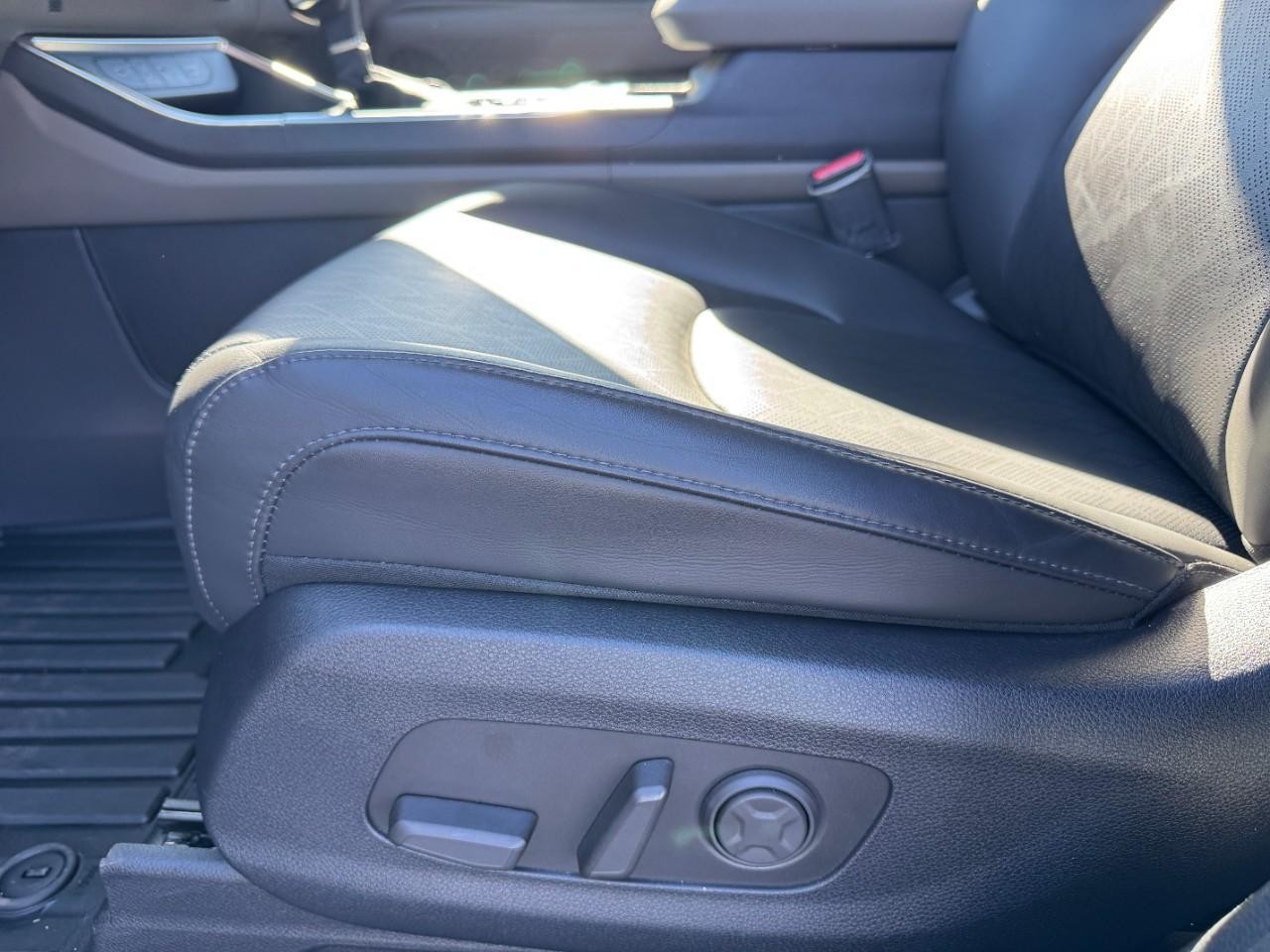 Kia Carnival Vehicle Full-screen Gallery Image 17