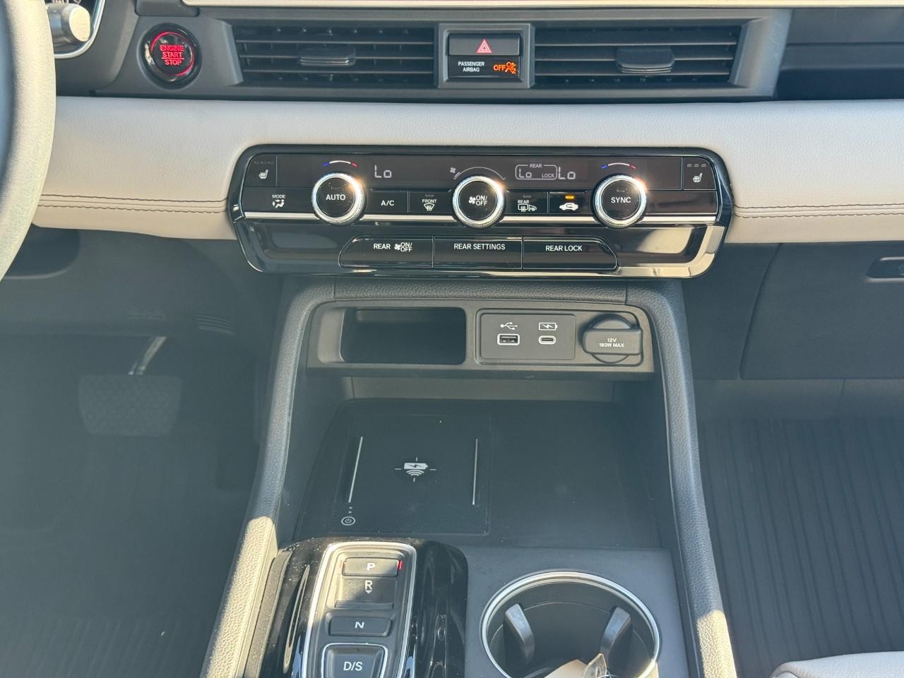 Honda Pilot Vehicle Full-screen Gallery Image 15