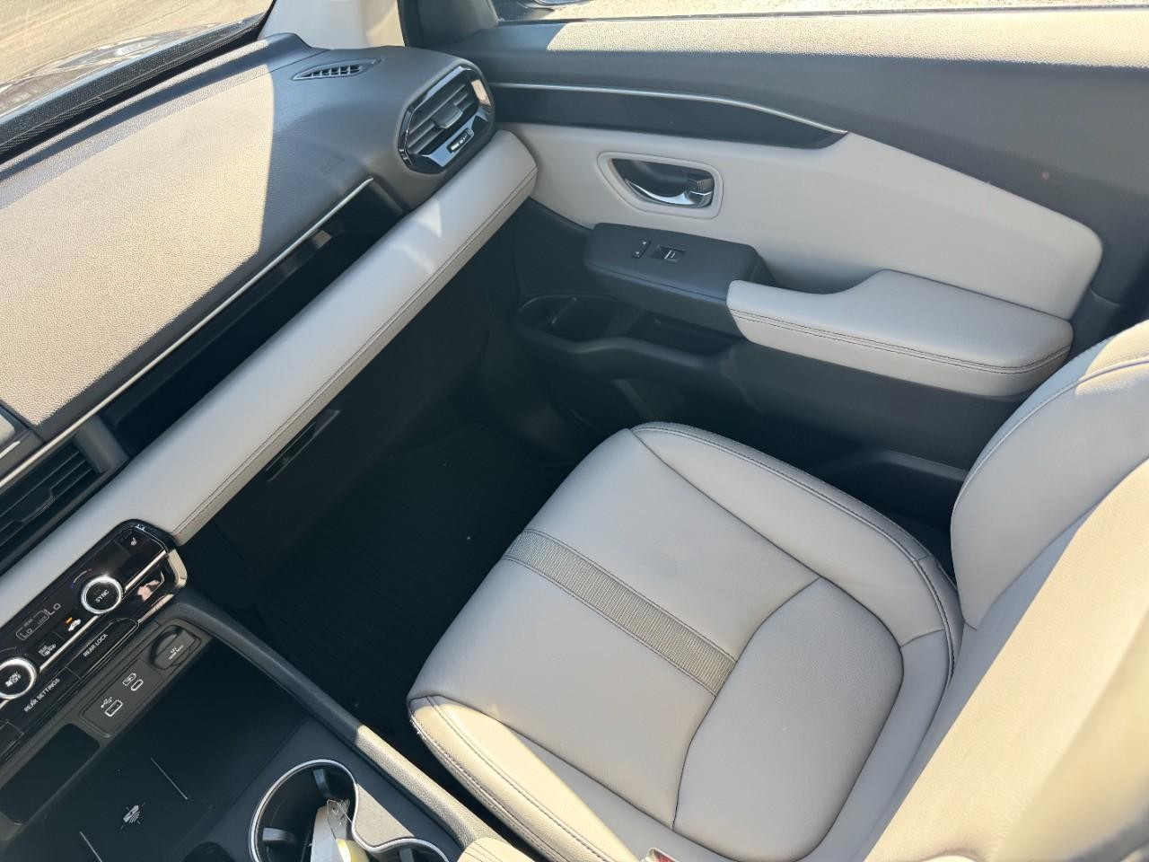 Honda Pilot Vehicle Full-screen Gallery Image 16