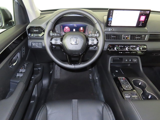 Honda Pilot Vehicle Full-screen Gallery Image 13