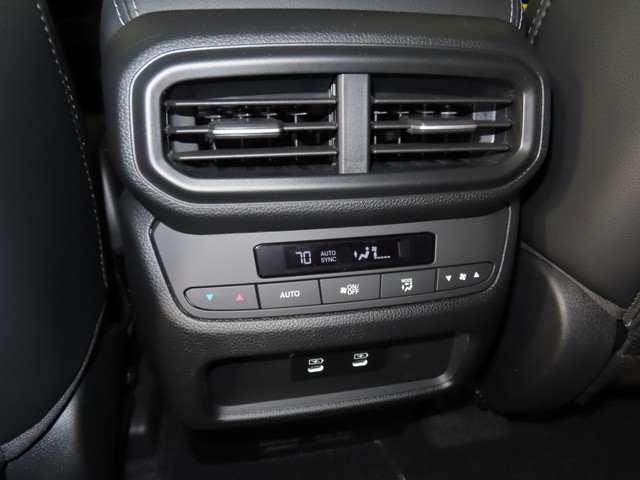 Honda Pilot Vehicle Full-screen Gallery Image 23