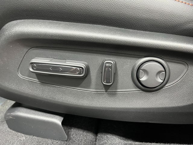 Honda CR-V Hybrid Vehicle Full-screen Gallery Image 12