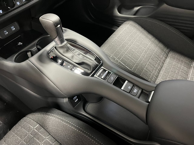 Honda HR-V Vehicle Full-screen Gallery Image 12