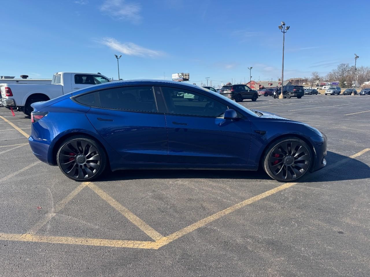 Tesla Model 3 Vehicle Full-screen Gallery Image 02