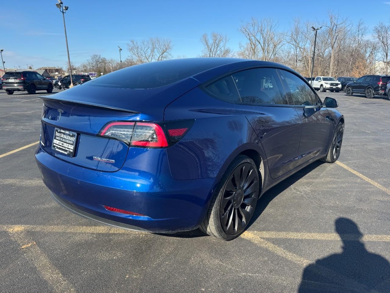 Tesla Model 3 Vehicle Full-screen Gallery Image 03