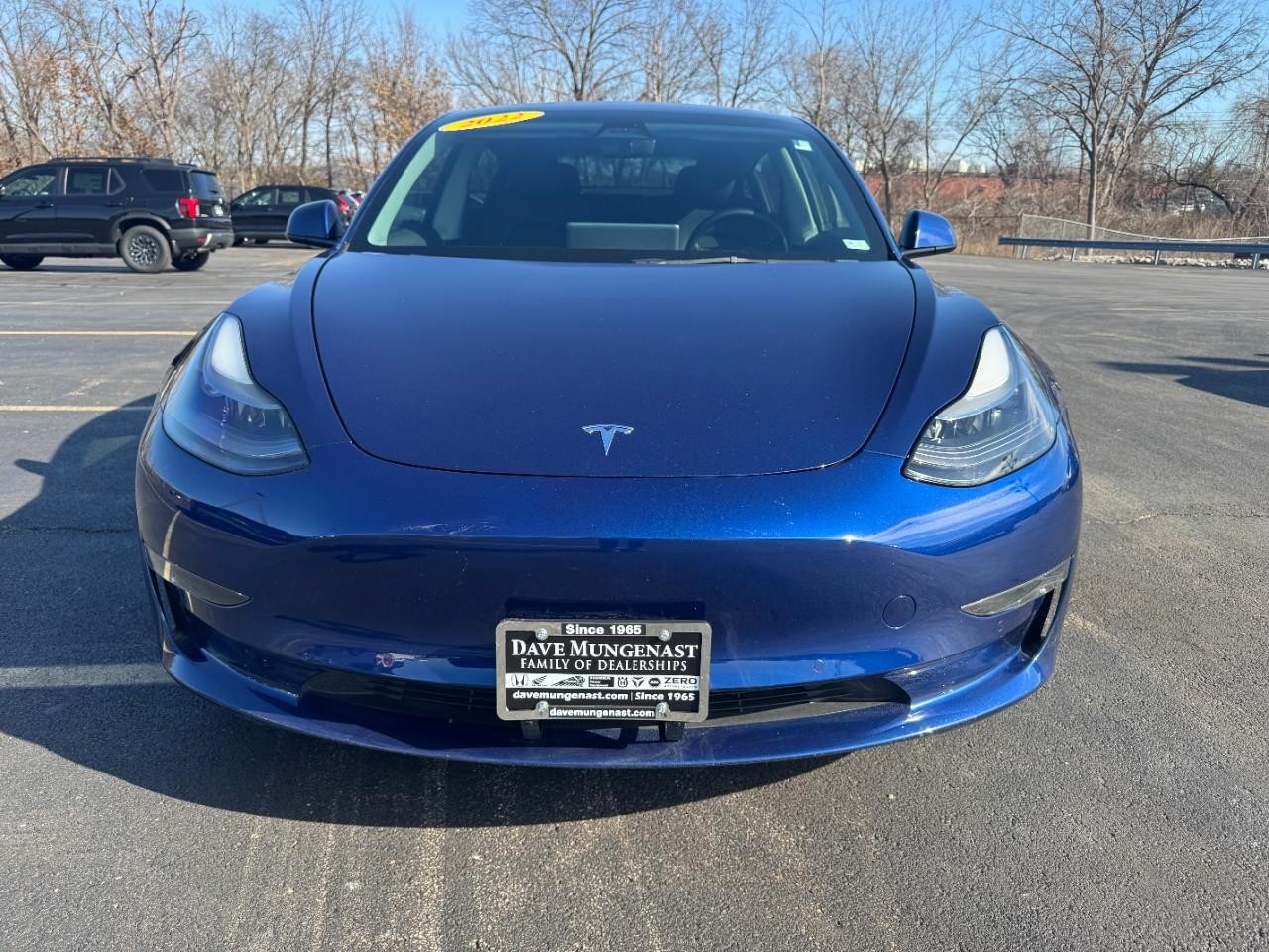 Tesla Model 3 Vehicle Full-screen Gallery Image 09