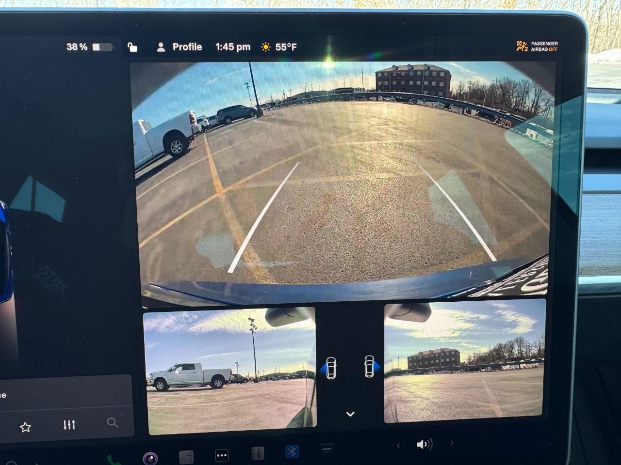 Tesla Model 3 Vehicle Full-screen Gallery Image 22