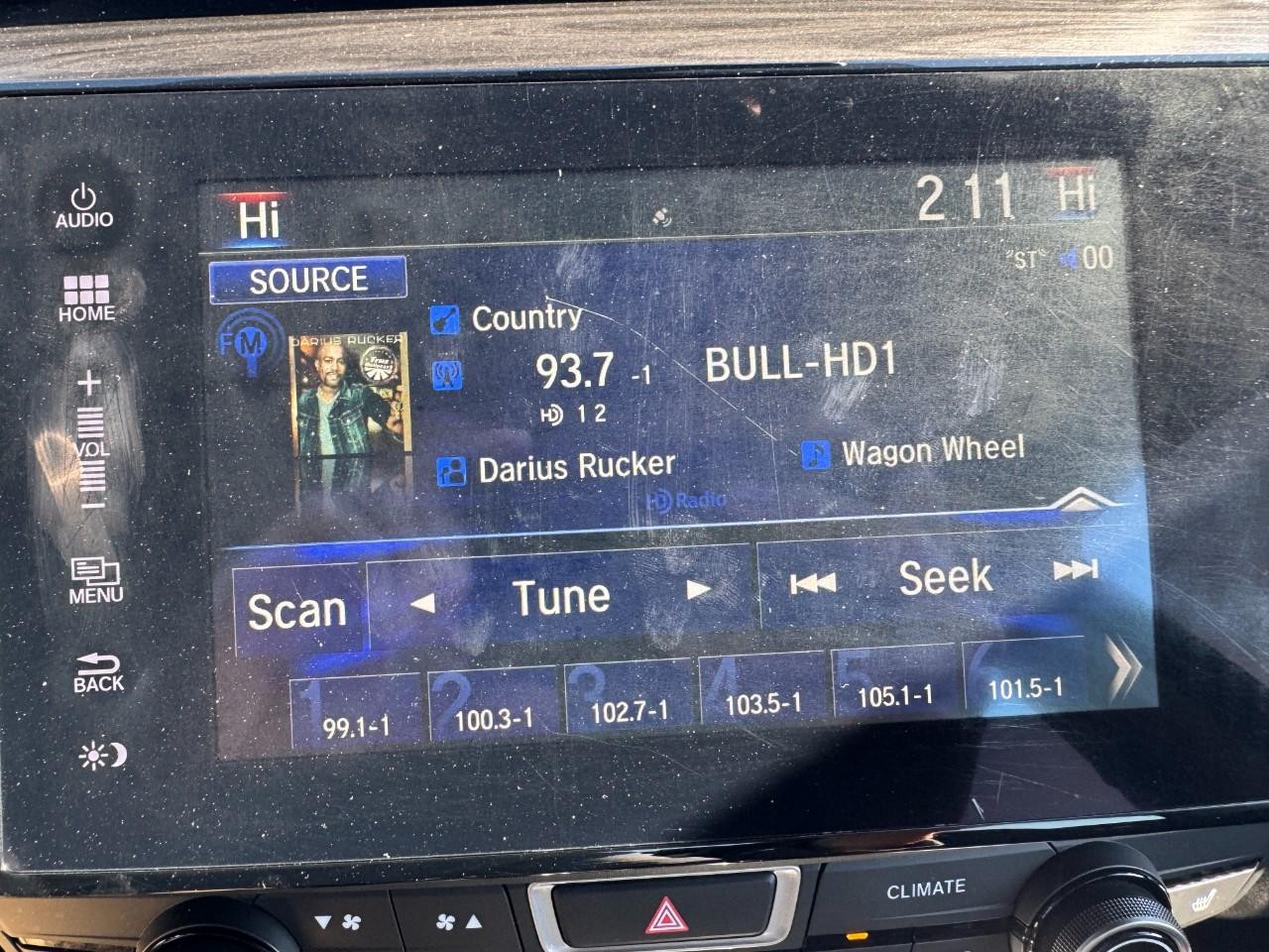 Honda Clarity Plug-In Hybrid Vehicle Full-screen Gallery Image 24