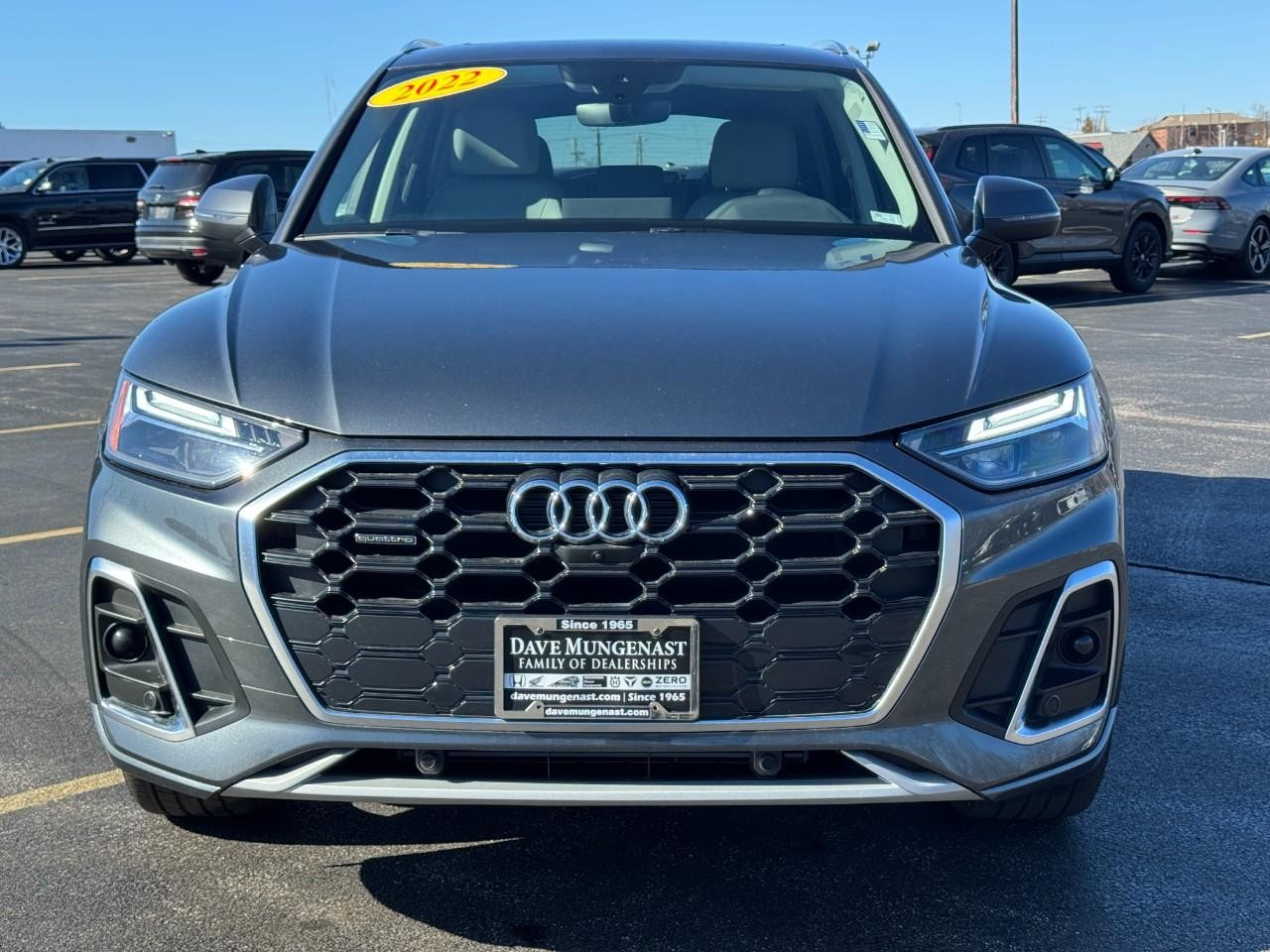 Audi Q5 Vehicle Full-screen Gallery Image 09