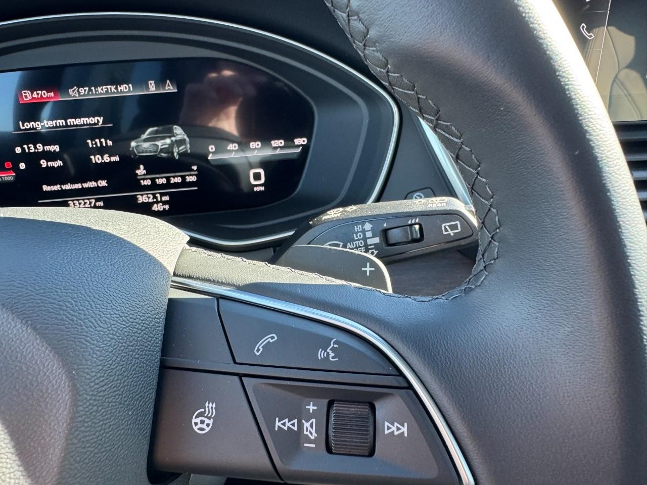 Audi Q5 Vehicle Full-screen Gallery Image 21