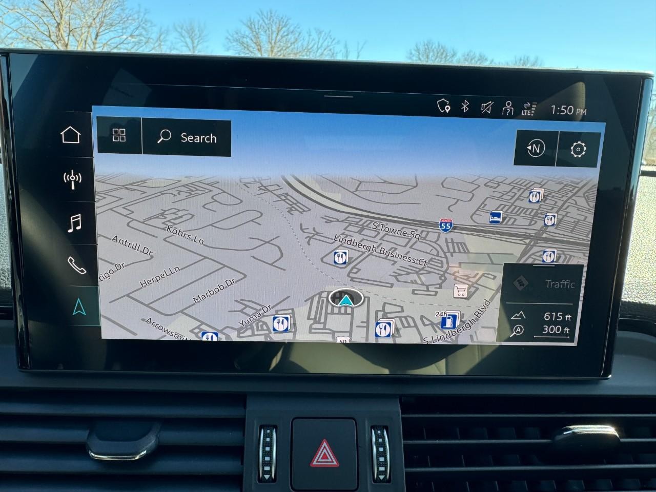 Audi Q5 Vehicle Full-screen Gallery Image 24