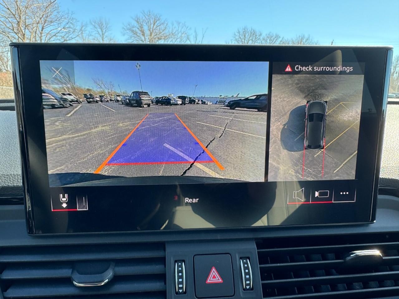 Audi Q5 Vehicle Full-screen Gallery Image 25