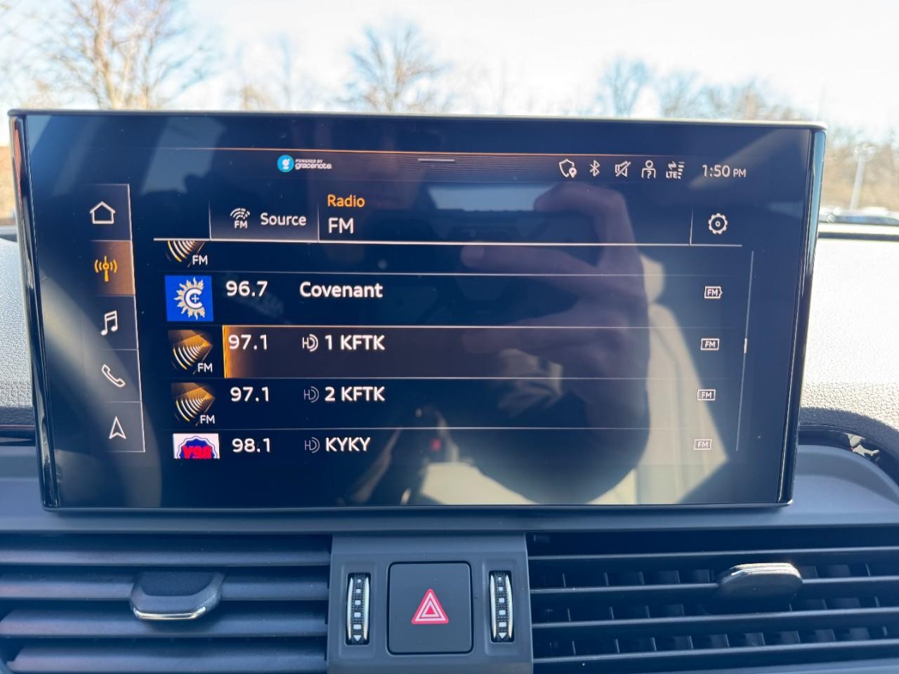 Audi Q5 Vehicle Full-screen Gallery Image 26