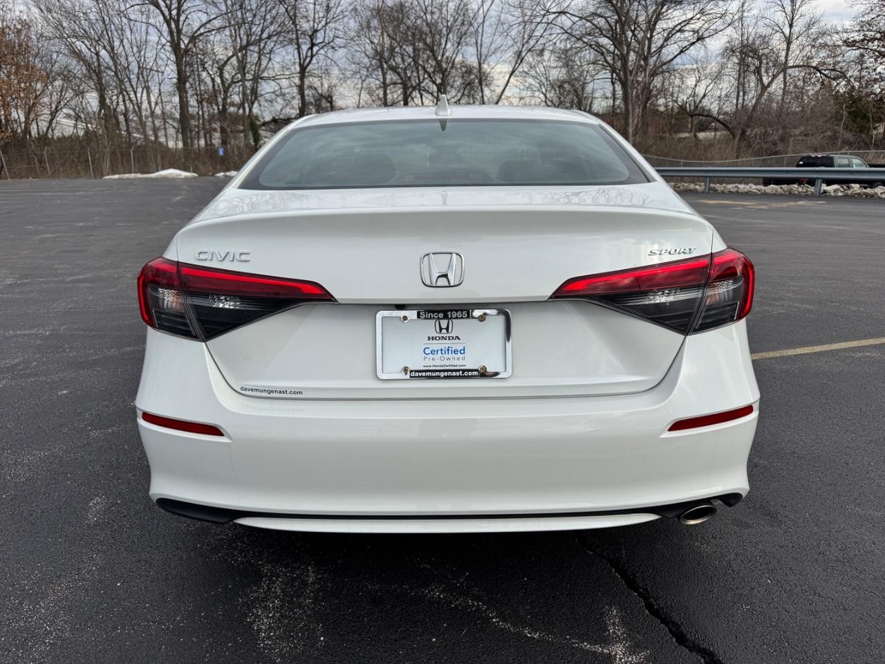 Honda Civic Sedan Vehicle Full-screen Gallery Image 03