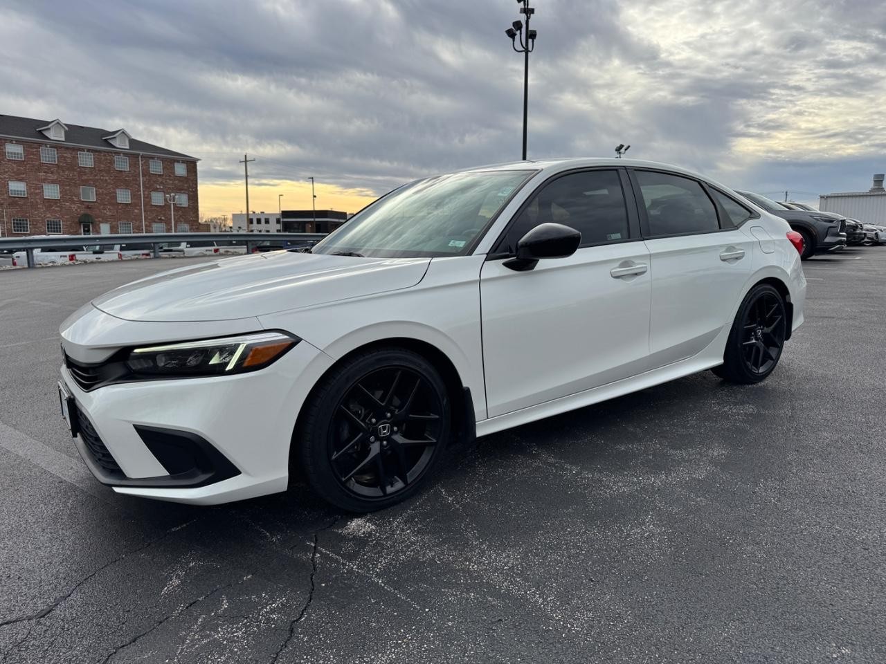 Honda Civic Sedan Vehicle Full-screen Gallery Image 06