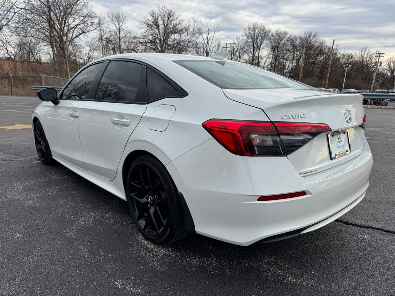 Honda Civic Sedan Vehicle Full-screen Gallery Image 08