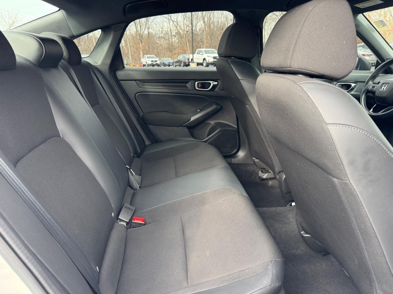 Honda Civic Sedan Vehicle Full-screen Gallery Image 09