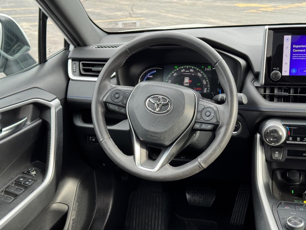 Toyota RAV4 Vehicle Full-screen Gallery Image 13