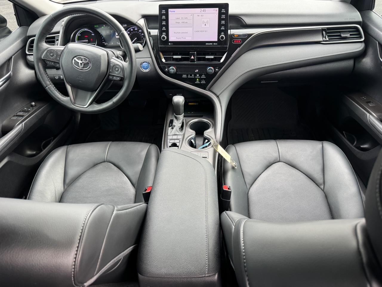 Toyota Camry Vehicle Full-screen Gallery Image 11