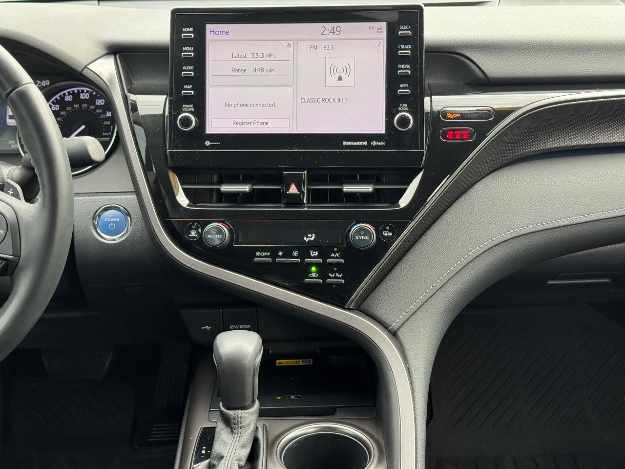 Toyota Camry Vehicle Full-screen Gallery Image 12